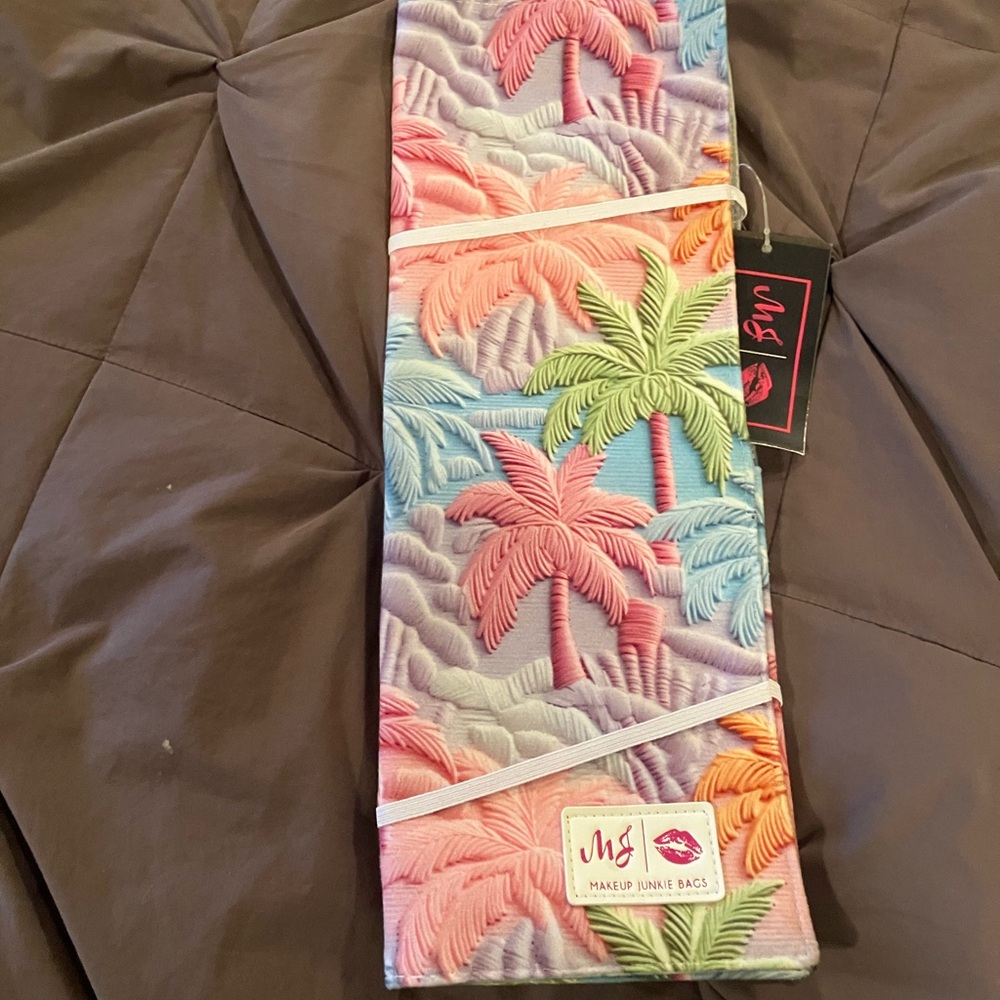Makeup Junkie! Hip Hip Array Collection Tropical Palm Tree Hot Tool Travel Case